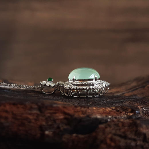【天然正品】A货翡翠AU750精品白金镶天然冰种晴水绿蛋面翡翠（圆满、吉祥）吊坠项链281225NJS19 商品图5