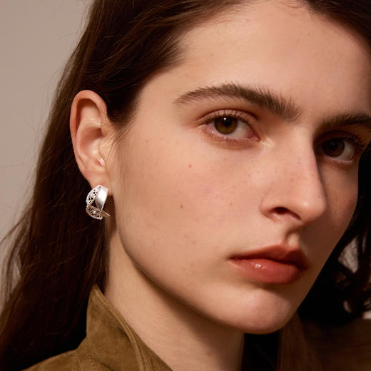 ARSIS｜纯真年代系列 复古双层飘带耳钉 商品图4