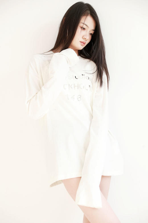 亮面闪钻tee，做旧字母长袖。正肩宽松设计情侣款圆领上衣E010866 商品图9