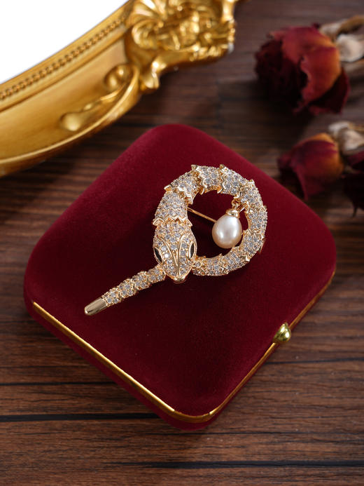 子佩集【宝珠灵蛇】珍珠惜王妃胸针【ZXXZ009】7.5mm珠镀金衔尾蛇2601 商品图8