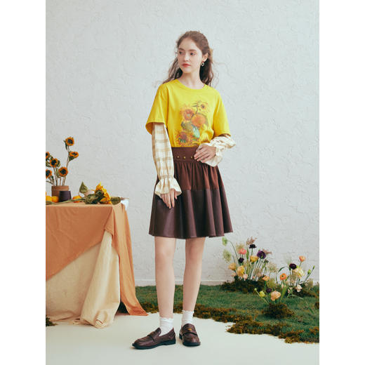 两三事梵高文艺轻氧漫游2026春季新款格子拼接袖假两件印花t恤女 商品图3