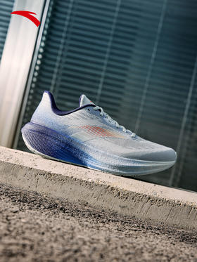 安踏羚跑男跑步鞋2026年春季新款时尚运动鞋氮科技112615555