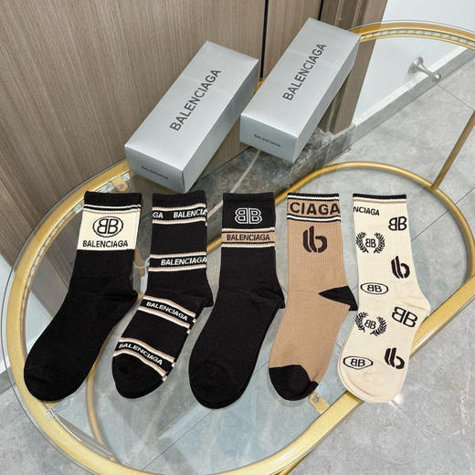 秋冬特惠💰130【一盒五双】巴黎世家袜子 好看到爆炸的高筒袜 男女款 商品图6