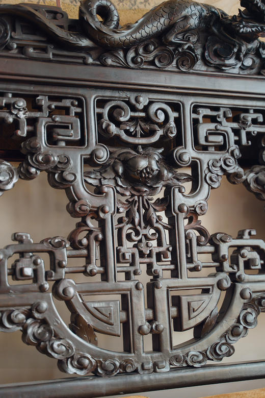 独角鹿西洋古董19世纪末法国出品VIARDOT东方风格蟠龙祥云纹硬木精雕装饰传统人物主题绘金漆母贝镶嵌面板双人沙发 商品图7