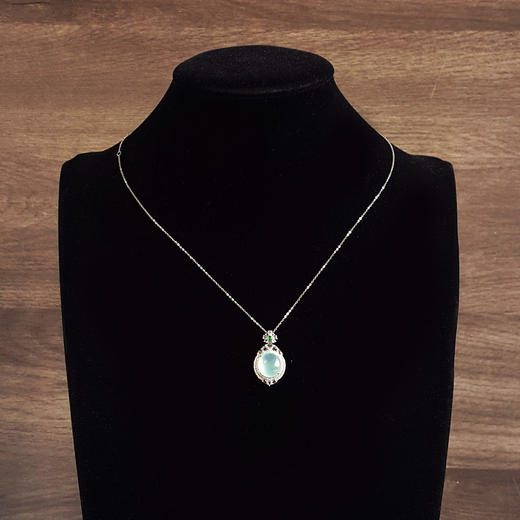 【天然正品】A货翡翠AU750精品白金镶天然冰种晴水绿蛋面翡翠（圆满、吉祥）吊坠项链281225NJS19 商品图7