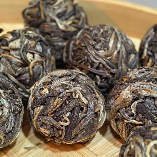 【马年必囤-班章王-老曼峨】西双版纳樶古老的布朗族古寨！2025年头春头采，核心产区古树单株！苦尽甘来，茶气十足！净含量：33颗！ 商品图2