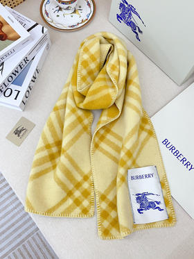 秋冬特惠💰300 巴宝莉围巾 低调的奢侈感 柔美精英高手级别的时髦感围巾