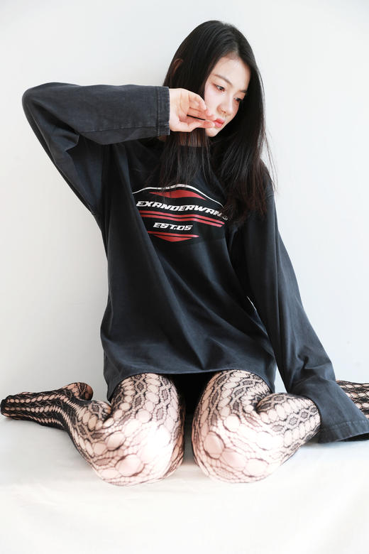 Oversize大魔王tee，胸口印花设计。纯棉锁边圆领长袖上衣E010868 商品图10