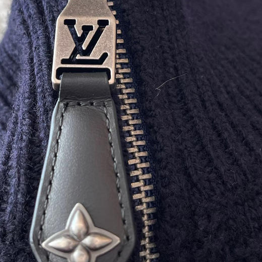 v的羊毛羊绒混纺的针织衫。 商品图9