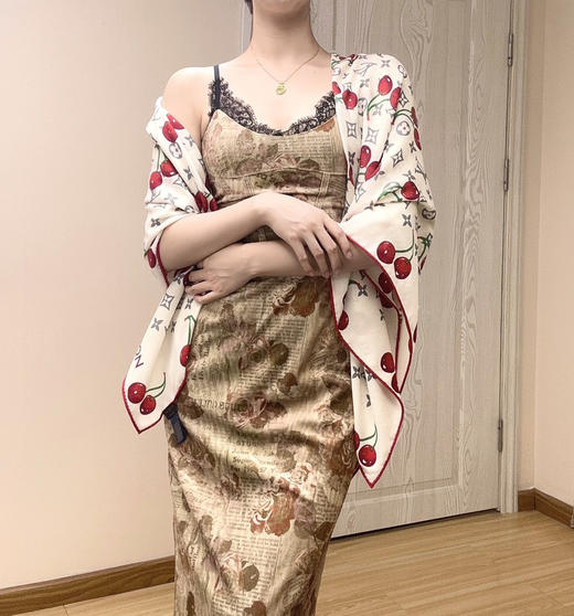 秋冬特惠💰450 LV围巾 LV X TM MONOGRAM
CERISE 丝毛方巾【双面丝毛同色】 商品图1