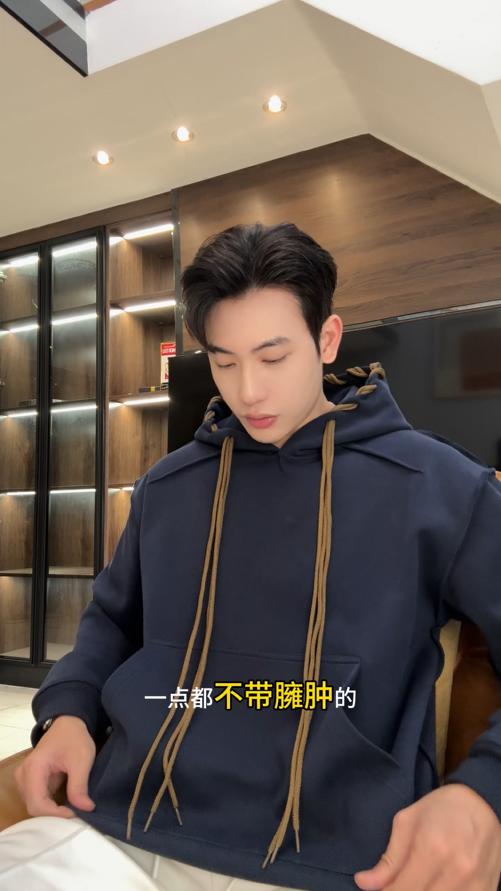 26WY01SDSA男士秋冬新款痞帅男装美式高街撞色抽绳连帽卫衣百搭舒适上衣 商品图0