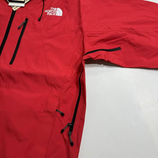 韩单正品专业级 THE NORTH FACE北面 巅峰系列GTX硬壳轻型防水冲锋衣

剩XL XXL 

XL建议160-180斤 XXL180-200斤

原价659000韩元 商品图8