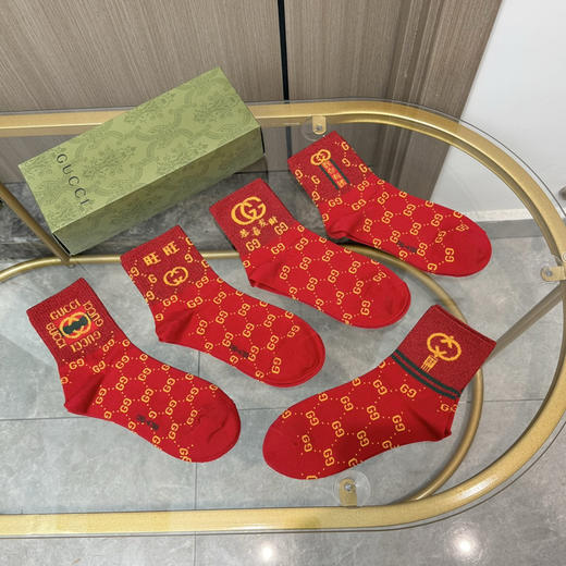 秋冬特惠💰130【一盒五双】古驰袜子 新年福利来了 · 红红火火过新年 新品当红炸街款中筒男女款袜子 商品图2