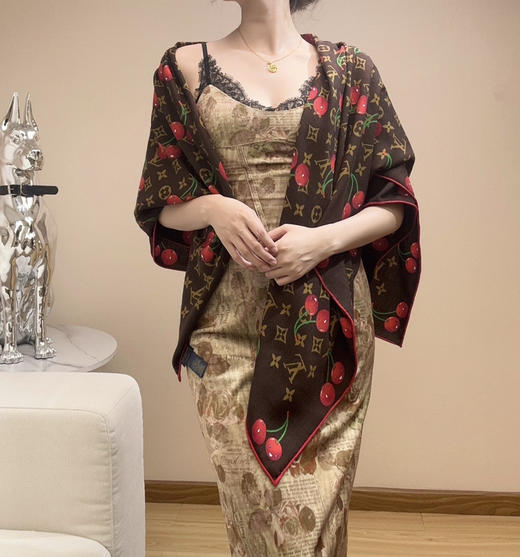 秋冬特惠💰450 LV围巾 LV X TM MONOGRAM
CERISE 丝毛方巾【双面丝毛同色】 商品图1