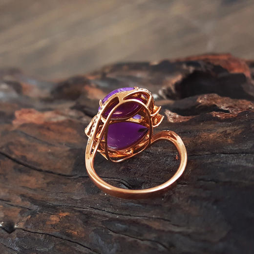 【天然正品】舒俱来AU750玫瑰金镶钻镶天然细腻水滴形紫罗兰蛋面舒俱来戒指15.4*11.7MM（皆取最大值）11号（戒圈可改）090126XY19 商品图2