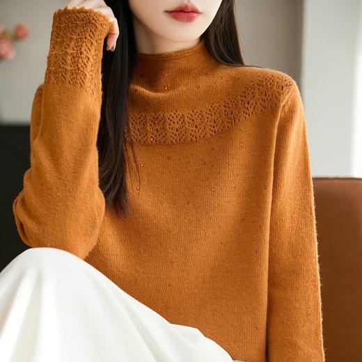 「自」全新升级【铂金会员128/天猫169/差价41】(10811)洛诗琳时髦半高领钩花毛衣2026新款气质烫钻保暖针织打底衫 商品图4