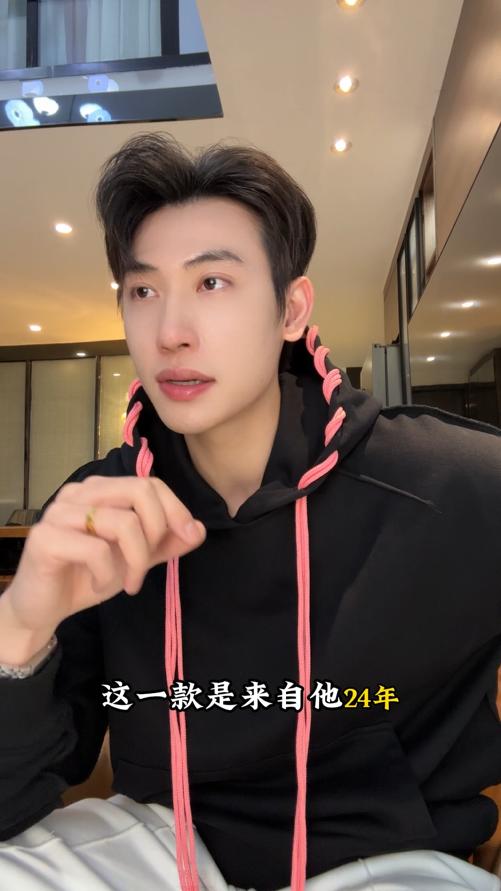 26WY01SDSA男士秋冬新款痞帅男装美式高街撞色抽绳连帽卫衣百搭舒适上衣 商品图0