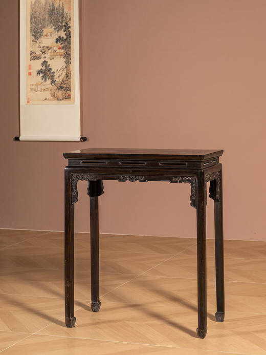 清	红木束腰马蹄腿云纹条桌 商品图0