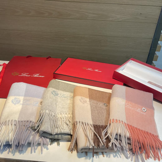 秋冬特惠💰280 诺悠翩雅围巾 送人自留都太高大上了 商品图1