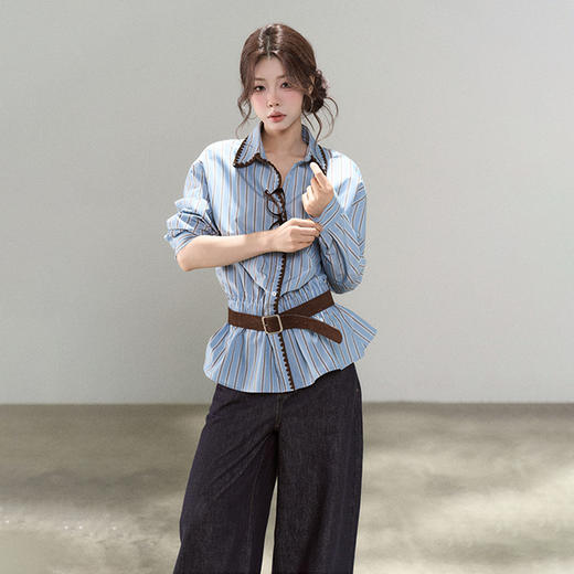 西遇独特花边条纹蓝色衬衫女2026年春季新款韩系chic宽松衬衣SS060070 商品图4