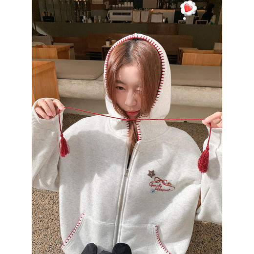 <曾小咸推荐>现货秒杀 ！微信超特价！撞色边连帽加绒卫衣 日常259.99 立减130 秒杀129.99！！ 商品图1