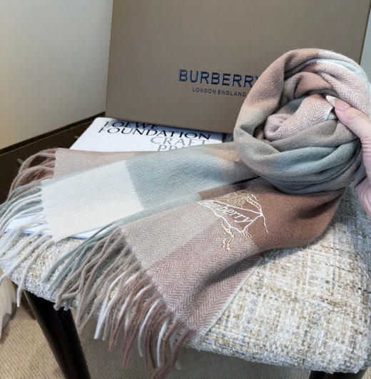 秋冬特惠💰240 巴宝莉高端重磅男士围巾 商品图8