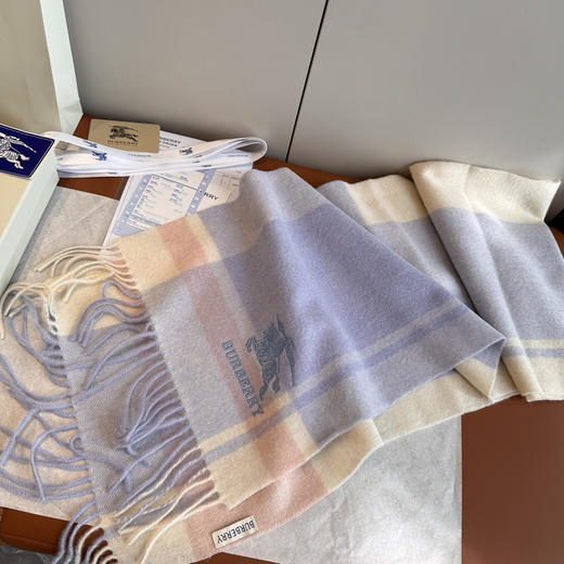 秋冬特惠💰280 巴宝莉围巾 超高级的颜色设计，【大格战马】 商品图4