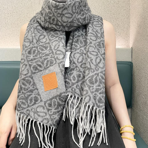 秋冬特惠💰300 罗意威围巾 新款男女中性款【LW条纹长巾】 商品图1