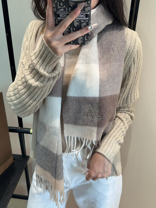 秋冬特惠💰260 巴宝莉围巾 惊艳！披着围着都美的~让人过目不忘 商品图2