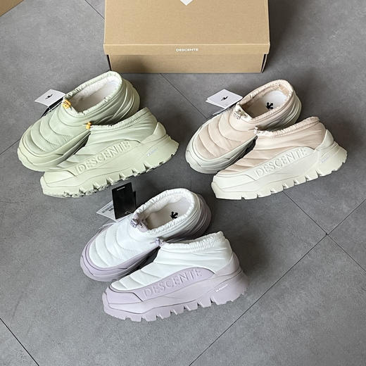 点此购买 迪桑特女士复古轻质耐磨低帮生活休闲鞋 98 339524 商品图0