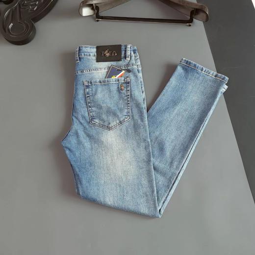 F010912新款男士个性潮派小标刺绣水洗休闲牛仔裤 商品图2