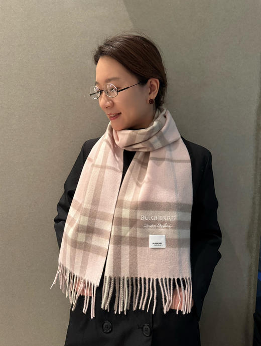 秋冬特惠💰240 巴宝莉男女围巾 经典格纹款 商品图1