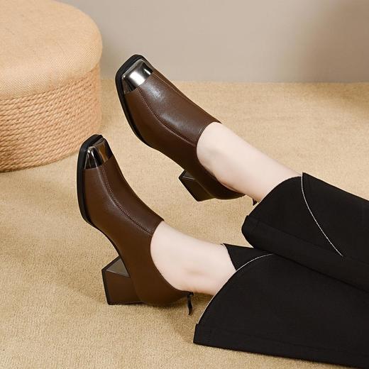 2025新款法式气质方头高跟鞋女秋冬软皮粗跟深口单鞋春秋款小皮鞋 商品图0
