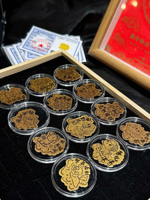 【香港周六福999足金十二生肖手机贴】999足金材质（约2mg），配国检证书+质保单 商品图2