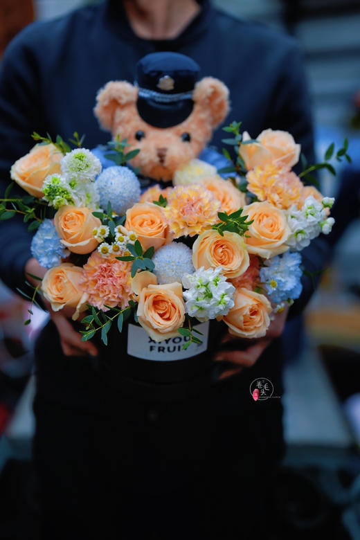 【1月10日警察节】中号警察小熊抱抱桶260（现货 下单即可到店自提） 商品图0