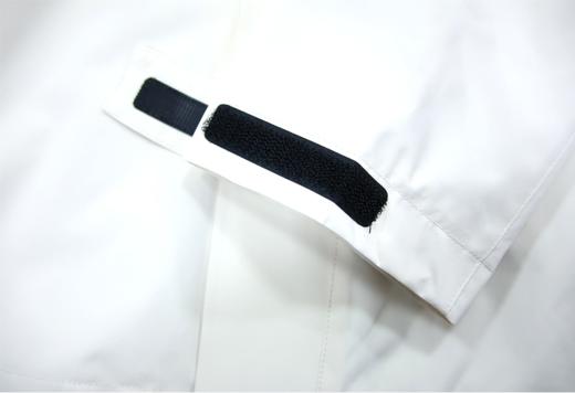 大爱感恩科技米白色三合一冲锋衣每件耗用25个塑料瓶再生而成新年焕新衣环保迎春礼赠佳选 商品图9