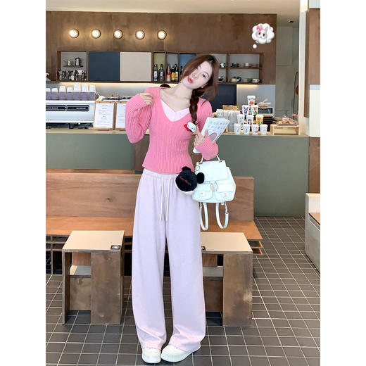 <曾小咸推荐>3.17现货秒杀 ！微信超特价！粉色V领修身显瘦毛织衫上衣 日常209.99 立减120 秒杀89.99！！粉色高腰直筒裤（加绒）秒杀79.99！ 商品图3