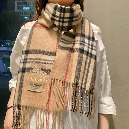 秋冬特惠💰240 巴宝莉男士女士围巾新品 经典条纹编织围巾 商品图0