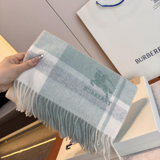秋冬特惠💰280 巴宝莉围巾 超高级的颜色设计，【大格战马】 商品图3