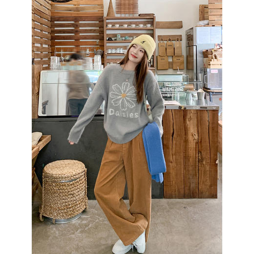 <曾小咸推荐>现货秒杀 ！微信超特价！小雏菊印花毛衣 日常209.99 立减120 秒杀89.99！！ 灯芯绒直筒休闲裤  秒杀99.99！！ 商品图2