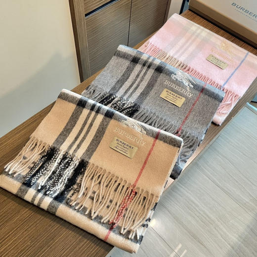 秋冬特惠💰240 巴宝莉男士女士围巾新品 经典条纹编织围巾 商品图1