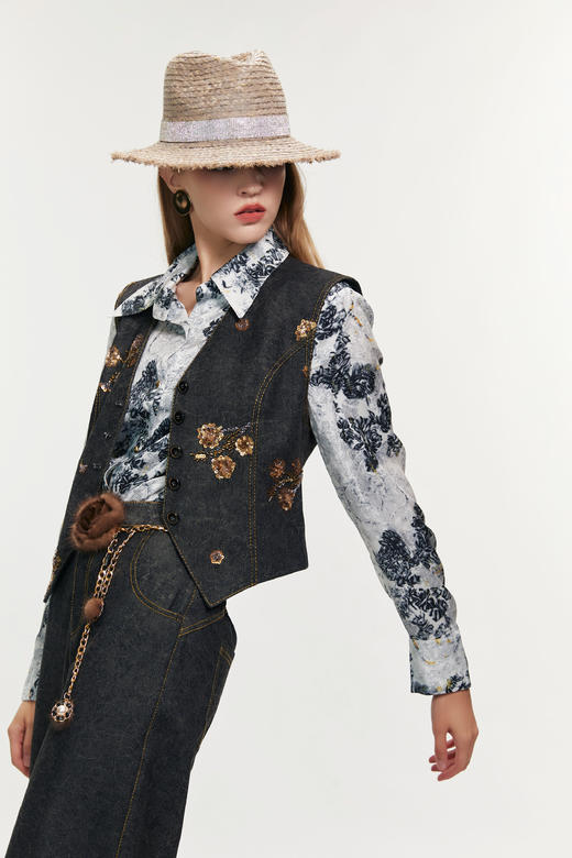 SAFICOO  时尚休闲 部落风重工法绣牛仔马甲 商品图3