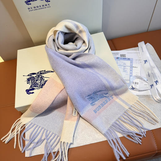 秋冬特惠💰280 巴宝莉围巾 超高级的颜色设计，【大格战马】 商品图3