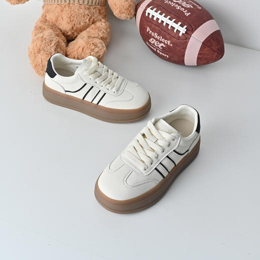 经典鲨2026年春季专柜新品牛皮革潮流系带平底休闲德训鞋女KW313-617011 商品图2