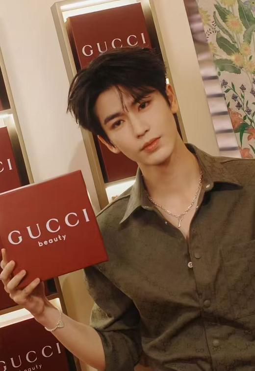 【新品】GUCCI古驰 新年倾色绒雾唇膏＃217瓦莱里娅玫瑰 商品图4