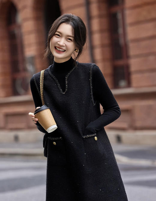 小香风进口粗花呢包金属链背心裙 商品图5