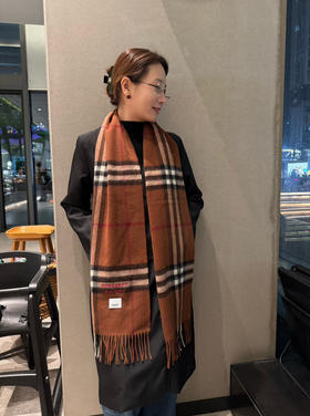 秋冬特惠💰240 巴宝莉男女围巾 经典格纹款