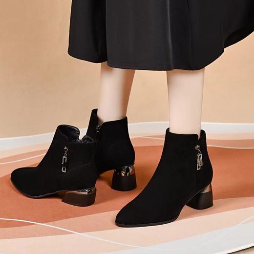 秋冬新款尖头粗跟绒面短筒时装靴子女网红成熟时尚休闲高跟女靴子 商品图0