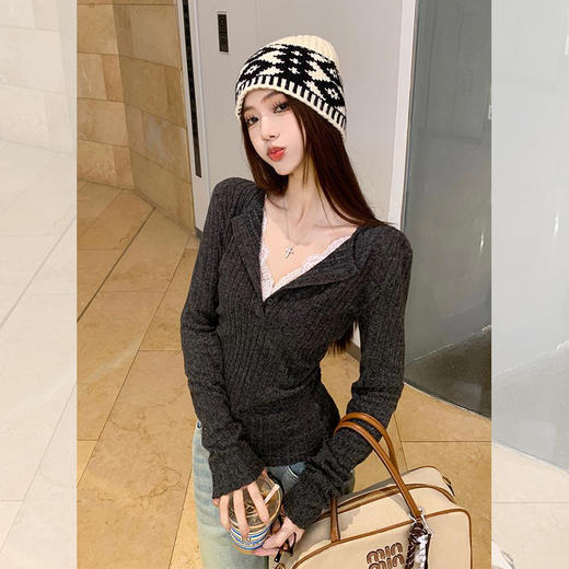 西遇假两件拼接长袖T恤女2026年春季新款v领收腰蕾丝内搭打底衫SS060064 商品图4