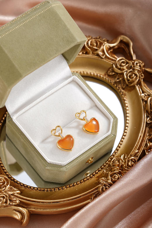 子佩集【灵珀牵缘】银S925玛瑙耳钉【SGE0595002】11.8mm爱心镀金2601 商品图2